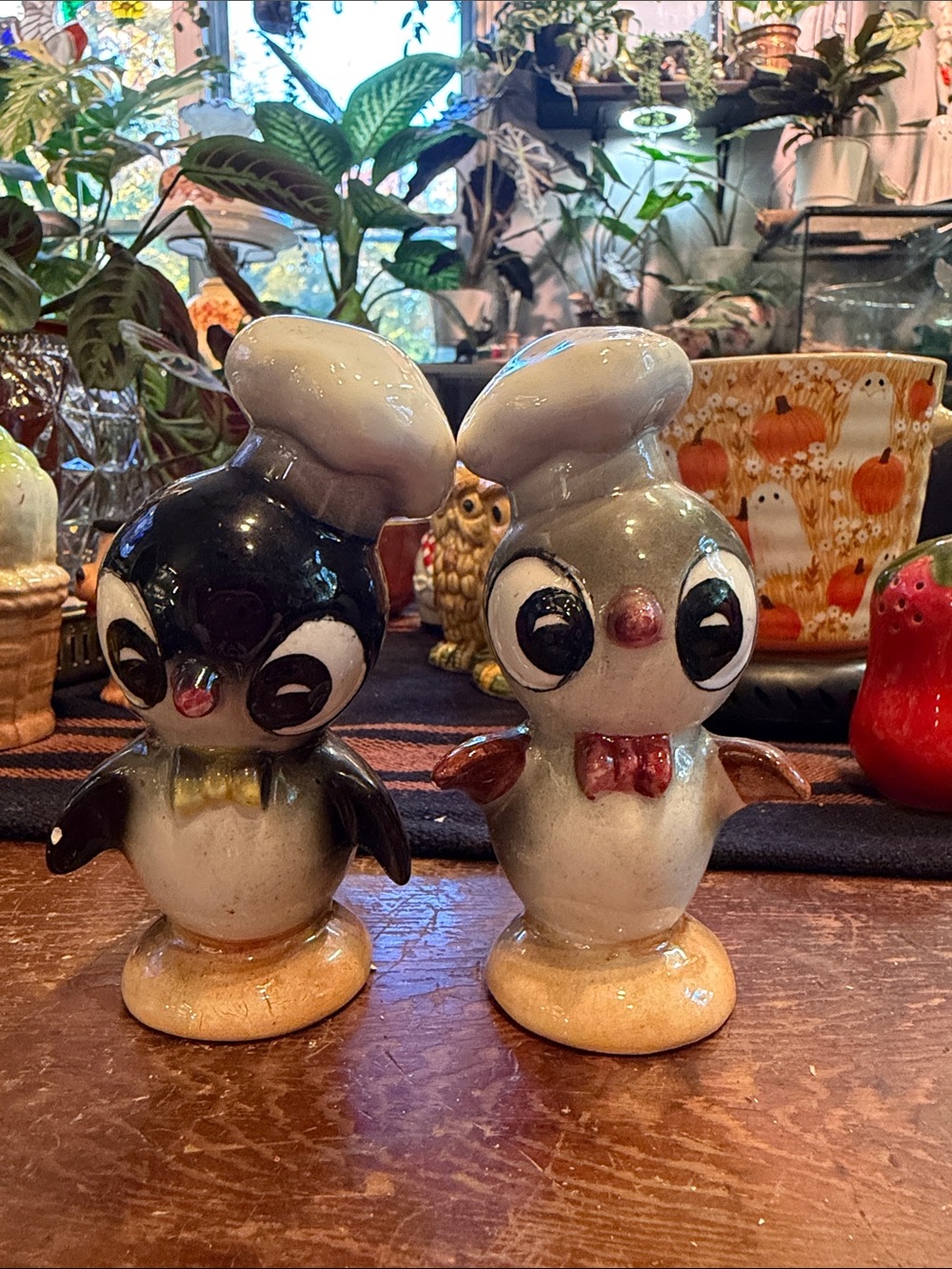 Ceramic Penguin Bird Salt and Pepper Shakers - Black & Gray